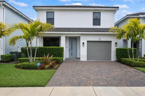 713 SE 15th Ave, Homestead, FL 33033