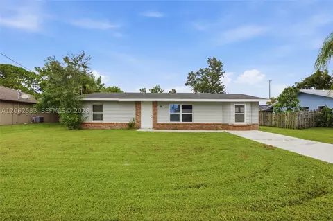 365 NW Curtis St, Port Saint Lucie, FL 34983