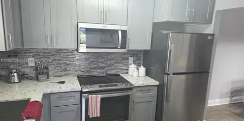 524 Osprey Dr #10B, Delray Beach, FL 33444