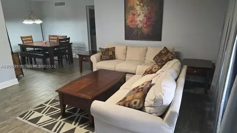 524 Osprey Dr #10B, Delray Beach, FL 33444