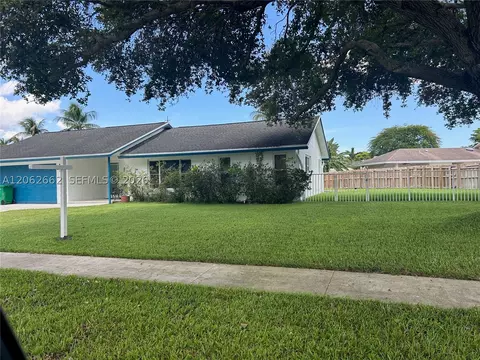 2760 SW 86th Way, Davie, FL 33328