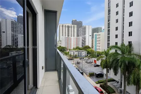 229 SW 9th St #405, Miami, FL 33130