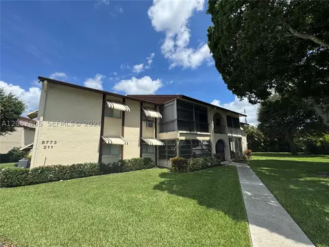 5773 La Pinata Blvd #A-1, Greenacres, FL 33463