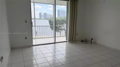 3000 Marcos Dr #P210, Aventura, FL 33160