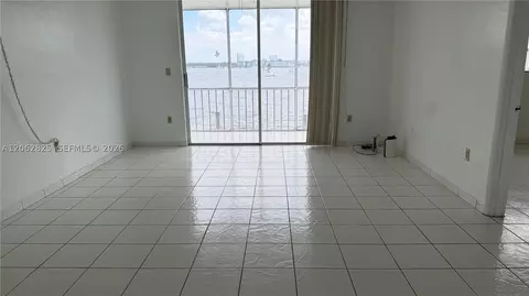 3000 Marcos Dr #P210, Aventura, FL 33160