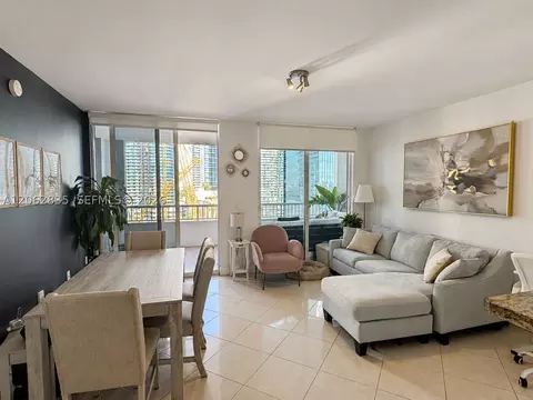 170 SE 14th St #2007, Miami, FL 33131