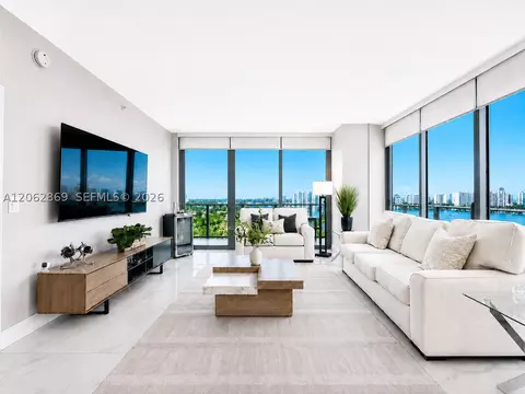 16385 Biscayne Blvd #2007, North Miami Beach, FL 33160