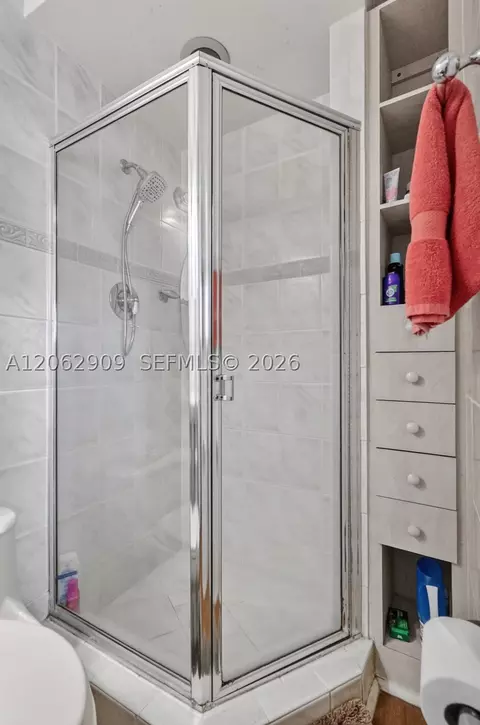 Bath - Undisclosed, Hialeah, FL 33012 photo 4 of 5