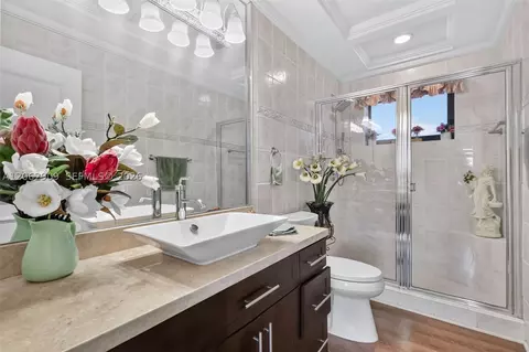 Bath - Undisclosed, Hialeah, FL 33012 photo 5 of 5