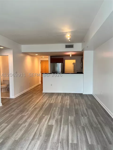 244 Biscayne Blvd #2609, Miami, FL 33132