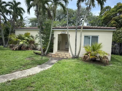 1510 Dewey St, Hollywood, FL 33020