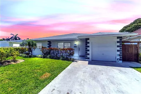 806 NE 4th St, Hallandale Beach, FL 33009