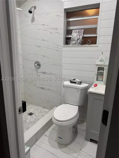 Bath - 562 E 44th St, Hialeah, FL 33013 photo 2 of 4