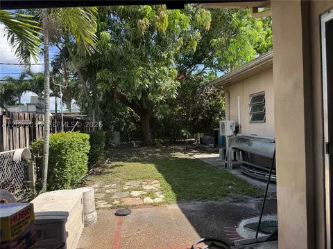 Exterior - 562 E 44th St, Hialeah, FL 33013 photo 6 of 7