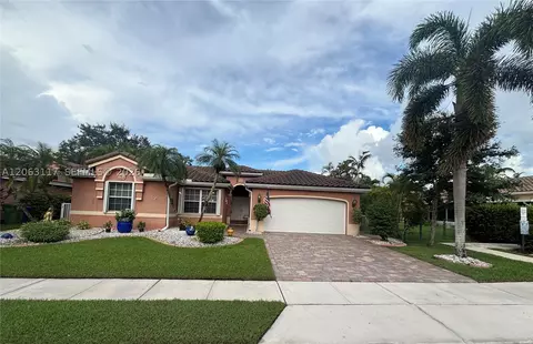 635 SW 200th Ter, Pembroke Pines, FL 33029