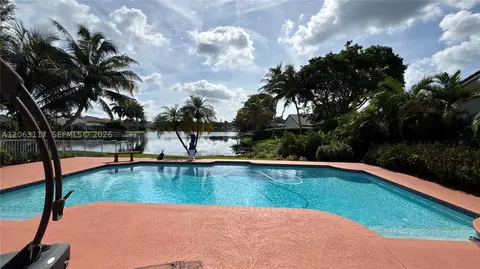635 SW 200th Ter, Pembroke Pines, FL 33029