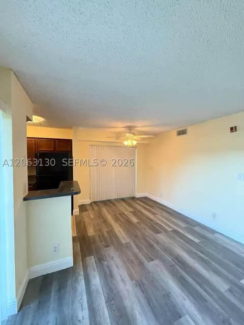 7650 Westwood Dr #509, Tamarac, FL 33321