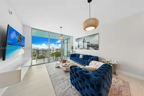 2411 Laguna Cir #2010, Miami, FL 33181