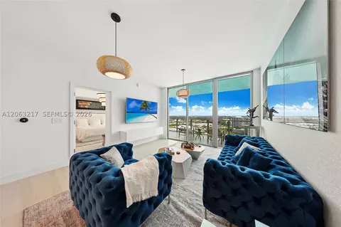 2411 Laguna Cir #2010, Miami, FL 33181
