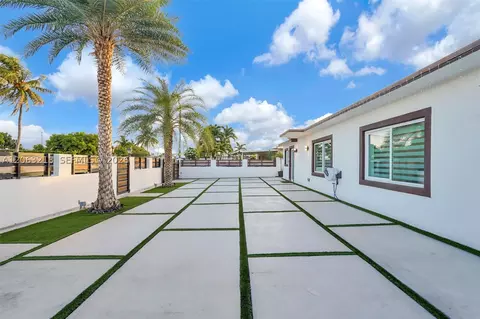Exterior - 831 E 10th Pl, Hialeah, FL 33010 photo 19 of 28