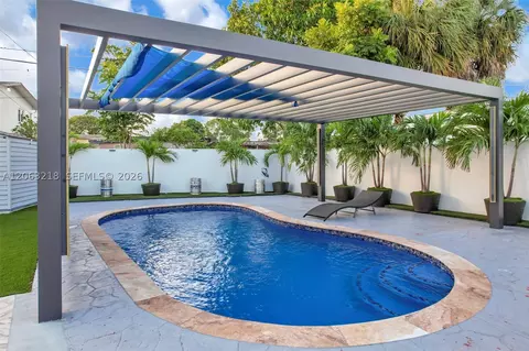 Exterior - 831 E 10th Pl, Hialeah, FL 33010 photo 2 of 28