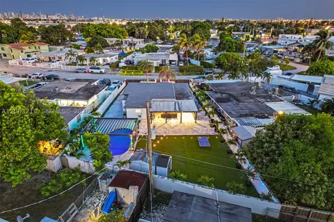 View/Area - 831 E 10th Pl, Hialeah, FL 33010 photo 10 of 12