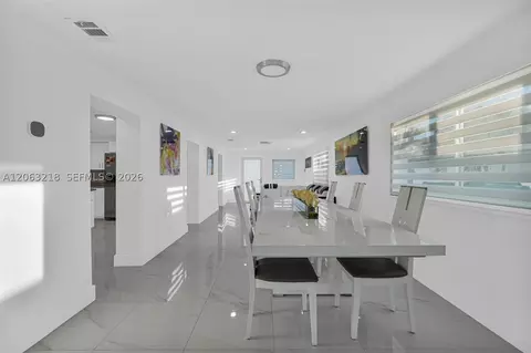 Dining - 831 E 10th Pl, Hialeah, FL 33010 photo 4 of 4