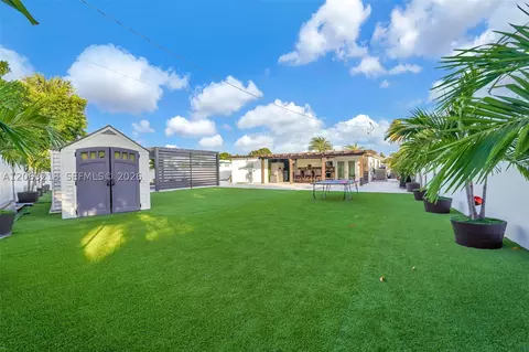 Exterior - 831 E 10th Pl, Hialeah, FL 33010 photo 8 of 28