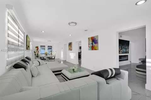 Other - 831 E 10th Pl, Hialeah, FL 33010 photo 11 of 32