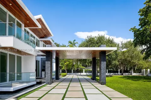 Exterior - 6300 Moss Ranch Rd, Pinecrest, FL 33156 photo 3 of 11