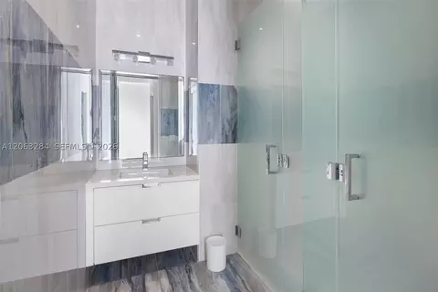 Bath - 6300 Moss Ranch Rd, Pinecrest, FL 33156 photo 4 of 4