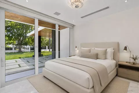 Bedroom - 6300 Moss Ranch Rd, Pinecrest, FL 33156 photo 3 of 3