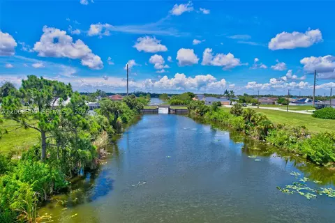 2625 NE 5th, Cape Coral, FL 33909