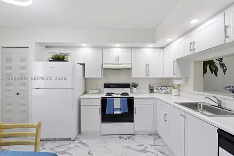 1200 SW 137th Ave #308E, Pembroke Pines, FL 33027