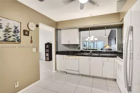 Kitchen - 7566 Red Ruby Dr, Delray Beach, FL 33446 photo 2 of 4
