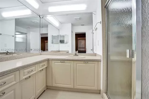 Bath - 7566 Red Ruby Dr, Delray Beach, FL 33446 photo 2 of 3