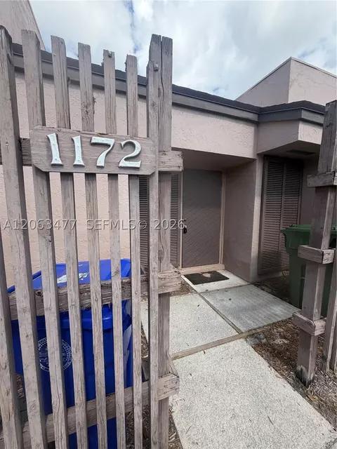 1172 NW 122nd Ter, Pembroke Pines, FL 33026