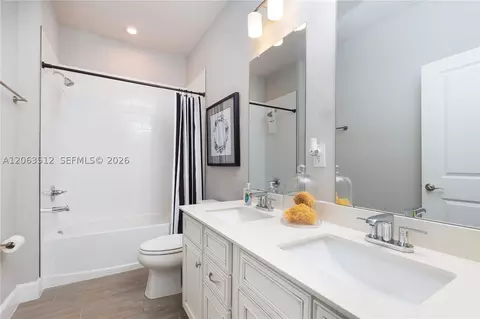 Bath - 122 Terra Pines Blvd, Saint Augustine, FL 32092 photo 1 of 4