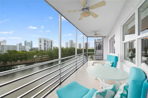 400 Diplomat Pkwy #704, Hallandale Beach, FL 33009