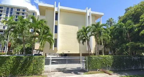 5839 SW 74th Ter #201, South Miami, FL 33143