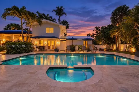 3721 NE 15th Ave, Oakland Park, FL 33334