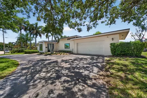 8880 SW 149th St, Palmetto Bay, FL 33176