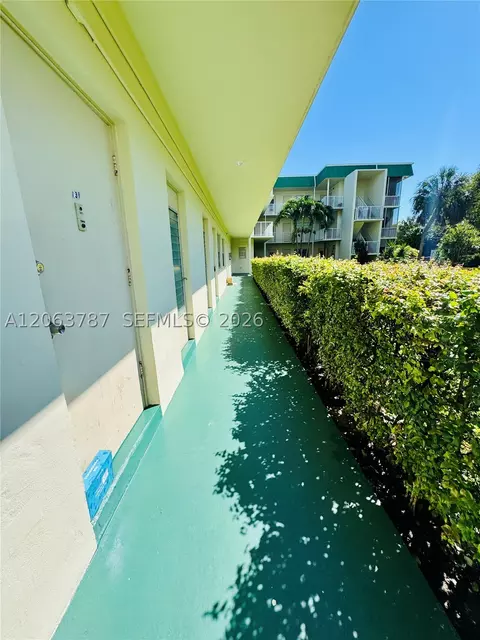 1420 Atlantic Shores Blvd #130, Hallandale Beach, FL 33009
