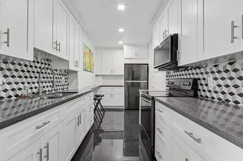 4400 Hillcrest Dr #1005A, Hollywood, FL 33021