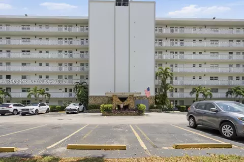 1000 NE 12th Ave #408, Hallandale Beach, FL 33009