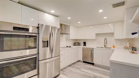 16325 Golf Club Rd #101, Weston, FL 33326