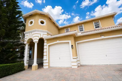 8765 SW 208th St, Cutler Bay, FL 33189
