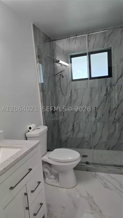 Bath - Undisclosed, Miami, FL 33165 photo 2 of 4