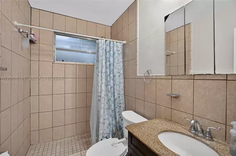 Bath - 210 E 10th St, Hialeah, FL 33010 photo 2 of 3