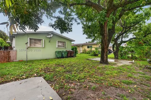Exterior - 210 E 10th St, Hialeah, FL 33010 photo 1 of 3